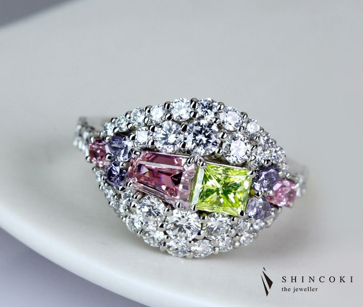 【HANDMADE】カラーダイヤモンドリング 1.256ct/1.84ct FANCY PINK VS2 0.67ct/FANCY INTENSE GREEN-YELLOW 0.58ct PT950 ※GIA鑑定書・中央宝石研究所ソーティングシート付