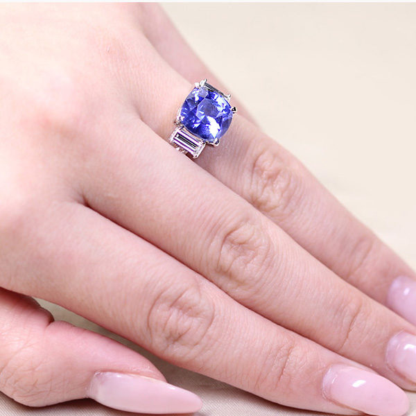 PT900 6.07ct 非加熱ブルーサファイア リング 1.074ct