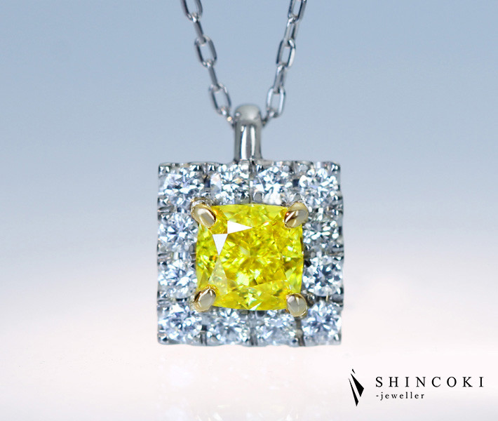 【HANDMADE】PT950 イエローダイヤモンド ペンダントトップ 0.382ct FANCY VIVID YELLOW VS1 0.138ct ダイヤモンド[AGT]