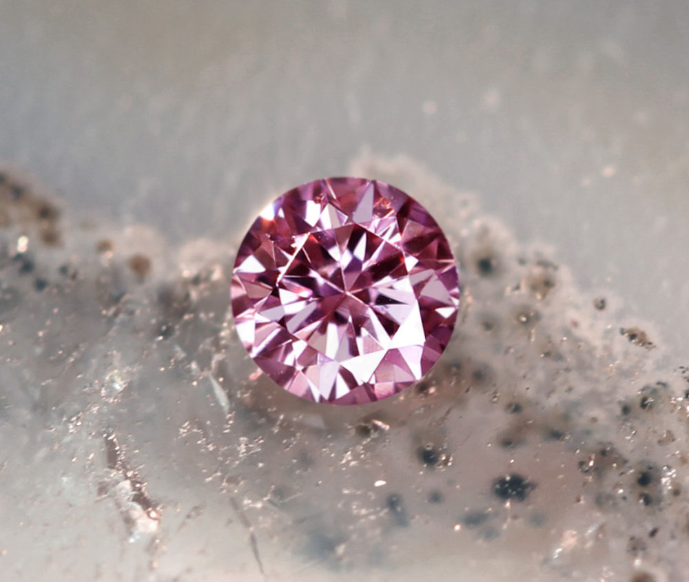 《CLOSING MOUNTAIN MUSEUM》【PINKDIAMOND Lot.16】ピンクダイヤモンド 0.034ct FANCY INTENSE PURPLISH PINK VS-2 ルース ラウンドシェイプ《PINKDIAMOND》