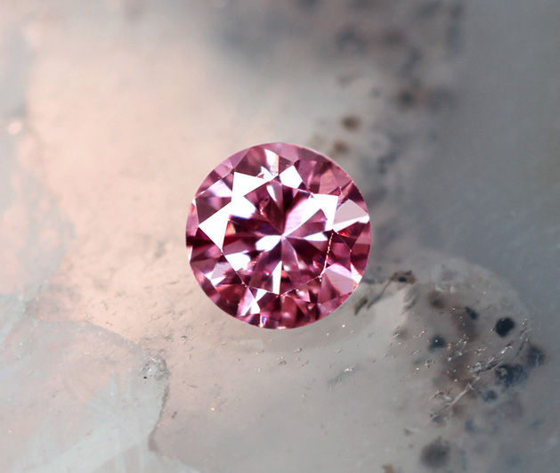 《CLOSING MOUNTAIN MUSEUM》【PINKDIAMOND Lot.20】ピンクダイヤモンド 0.050ct FANCY INTENSE PINK SI-2 ルース ラウンドシェイプ《PINKDIAMOND》