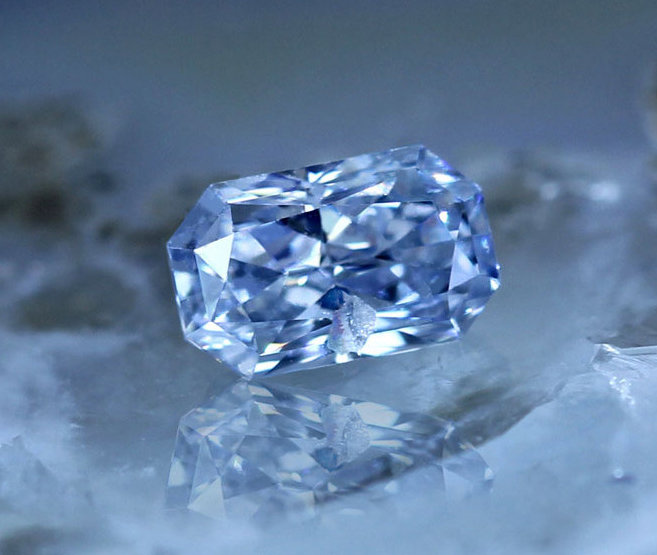 奇跡の天然ブルー0.211ct FANCY BLUE IF TYPE2B ブルーダイヤモンド 