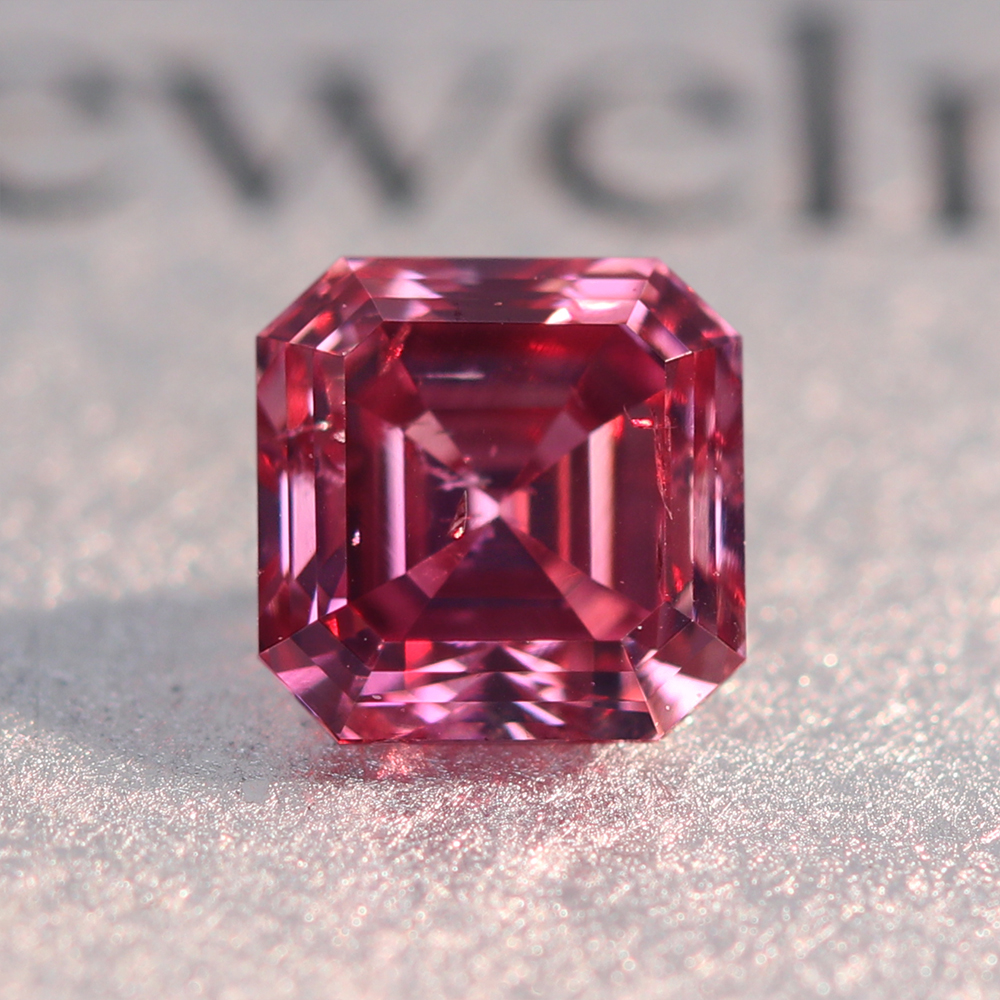 《PINK TENDER!ピンクテンダー》天然ピンクダイヤモンド　0.280ct　FANCY VIVID PURPLISH PINK　SI-2　エメラルドカットルース　[GIA]