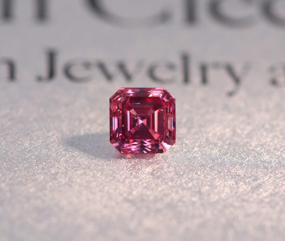 《PINK TENDER!ピンクテンダー》天然ピンクダイヤモンド　0.280ct　FANCY VIVID PURPLISH PINK　SI-2　エメラルドカットルース　[GIA]