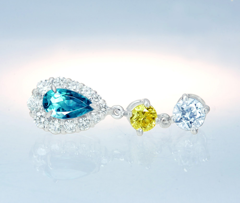 【HANDMADE】PT950　ブラジル産パライバトルマリン　0.298ct　イエローダイヤモンド　0.113ct　FANCY INTENSE YELLOW　I-1　ダイヤモンド　0.183ct　D　VS-1　ダイヤモンドメレ　0.161ct　ペンダントトップ　ペアシェイプ　スターカットダイヤモンド[CGL]