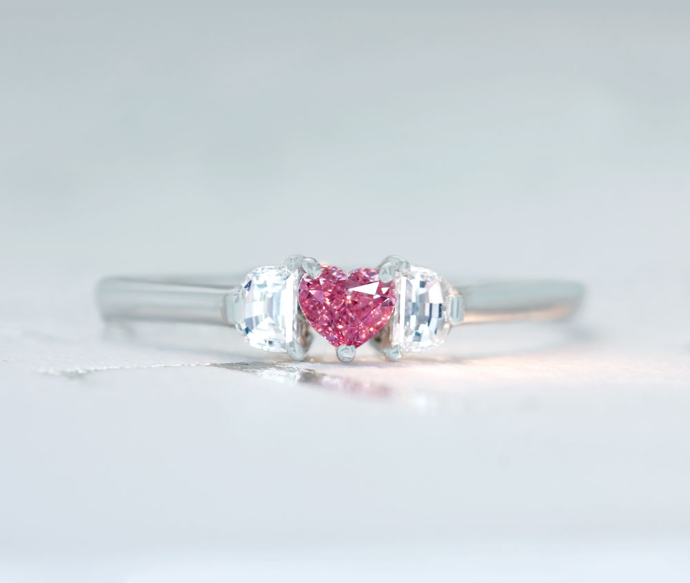 【HANDMADE】PT950 天然ピンクダイヤモンド　0.151ct FANCY INTENSE PURPLISH PINK SI1　ハートシェイプ　ダイヤモンド　0.196ct ハーフムーンカット　リング [AGT]