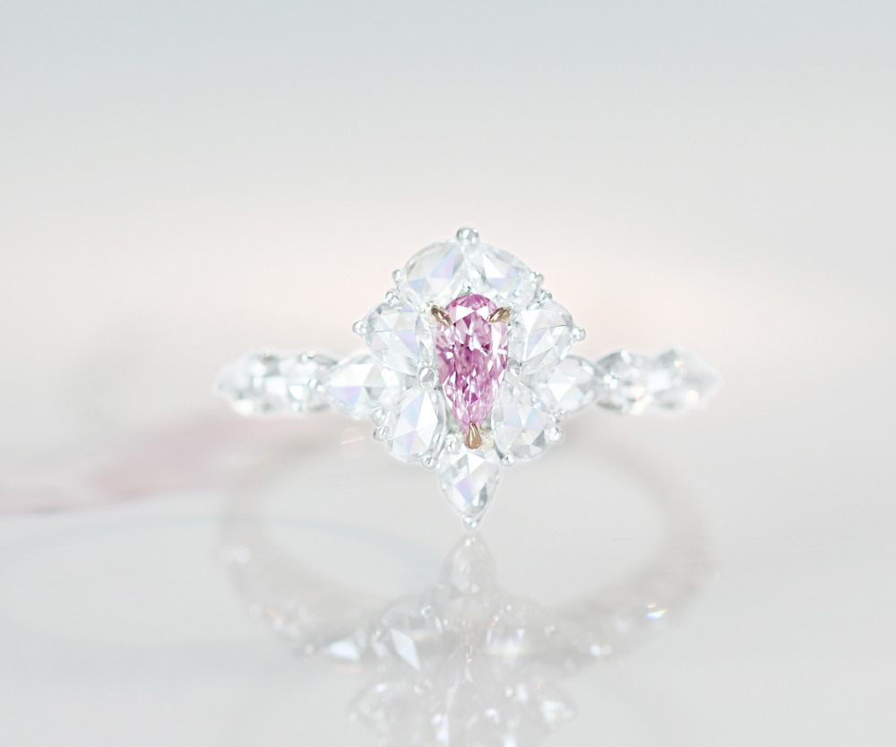 【HANDMADE】PT950/K18　パープルダイヤモンド　0.193ct　FANCY LIGHT PINK PURPLE　SI-1　　ペアシェイプ　ローズカットダイヤモンド　0.688ct　リング[CGL]