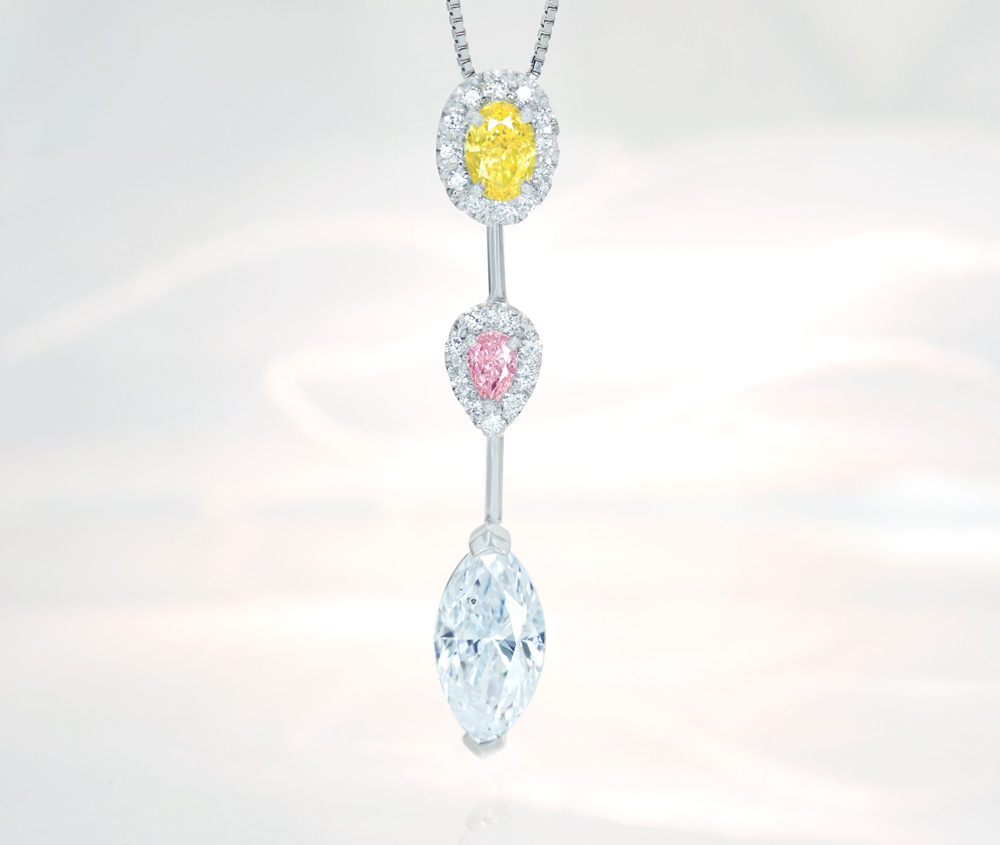 【HANDMADE】PT950 天然ピンクダイヤモンド　0.073ct　FANCY PINK SI-1 天然イエローダイヤモンド　0.252ct　FANCY VIVID YELLOW VVS-2 ダイヤモンド　1ct　D SI-2 ダイヤモンド　0.102ct　ペンダントトップ[CGL]