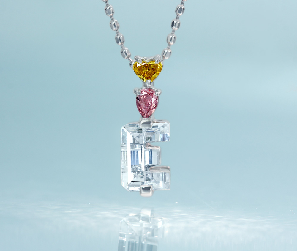 【HANDMADE】PT950　ダイヤモンド　0.403ct　E　VS-1　天然ピンクダイヤモンド　0.060ct　FANCY PINK　VS-2　天然イエローダイヤモンド　0.049ct　FANCY VIVID ORANGY YELLOW　VS-2　ペンダントトップ　ペアシェイプ　ハートシェイプ[CGL]