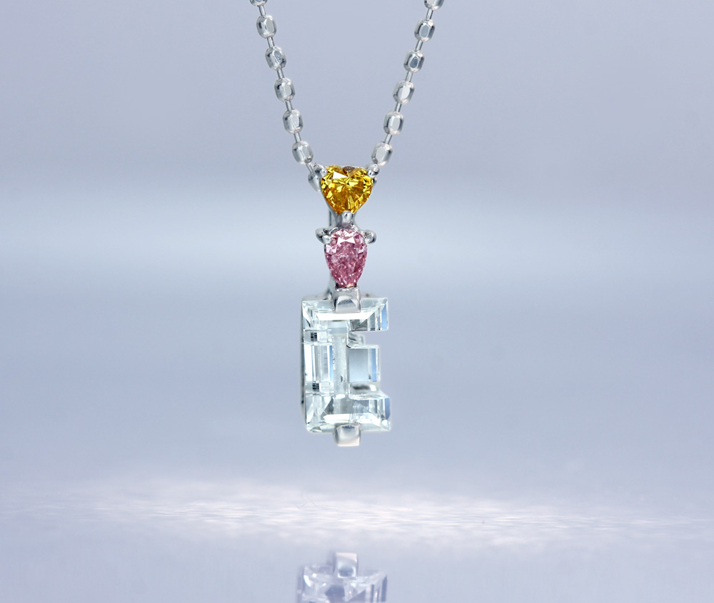 【HANDMADE】PT950　ダイヤモンド　0.309ct　E　VS-1　天然ピンクダイヤモンド　0.050ct　FANCY PURPLISH PINK　VVS-2　天然イエローダイヤモンド　0.051ct　FANCY VIVID ORANGE YELLOW　VS-2　ペンダントトップ　ペアシェイプ　ハートシェイプ[CGL]