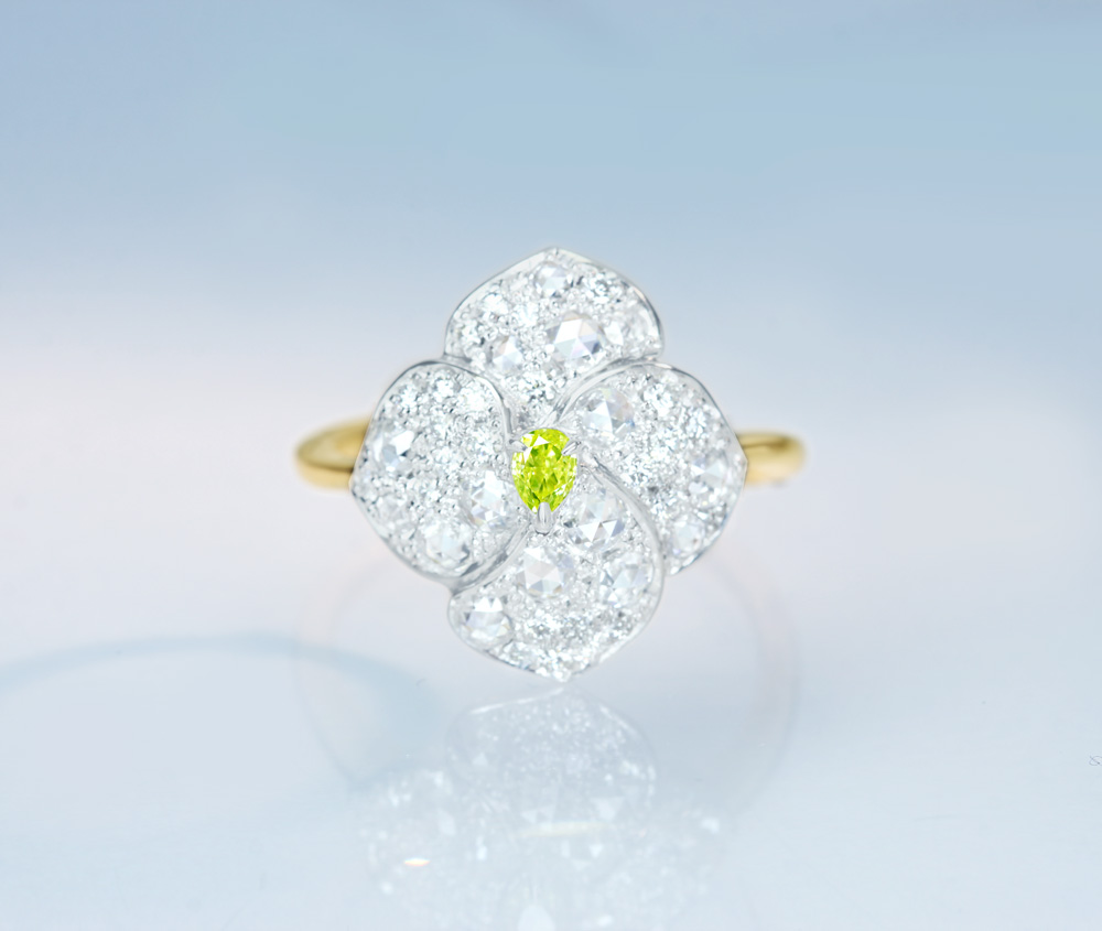 【HANDMADE】PT950/K18YG　イエローダイヤモンド　0.111ct　FANCY GREEN YELLOW　VS-2　ダイヤモンド　0.705ct　リング　ペアシェイプ　ローズカット[CGL]