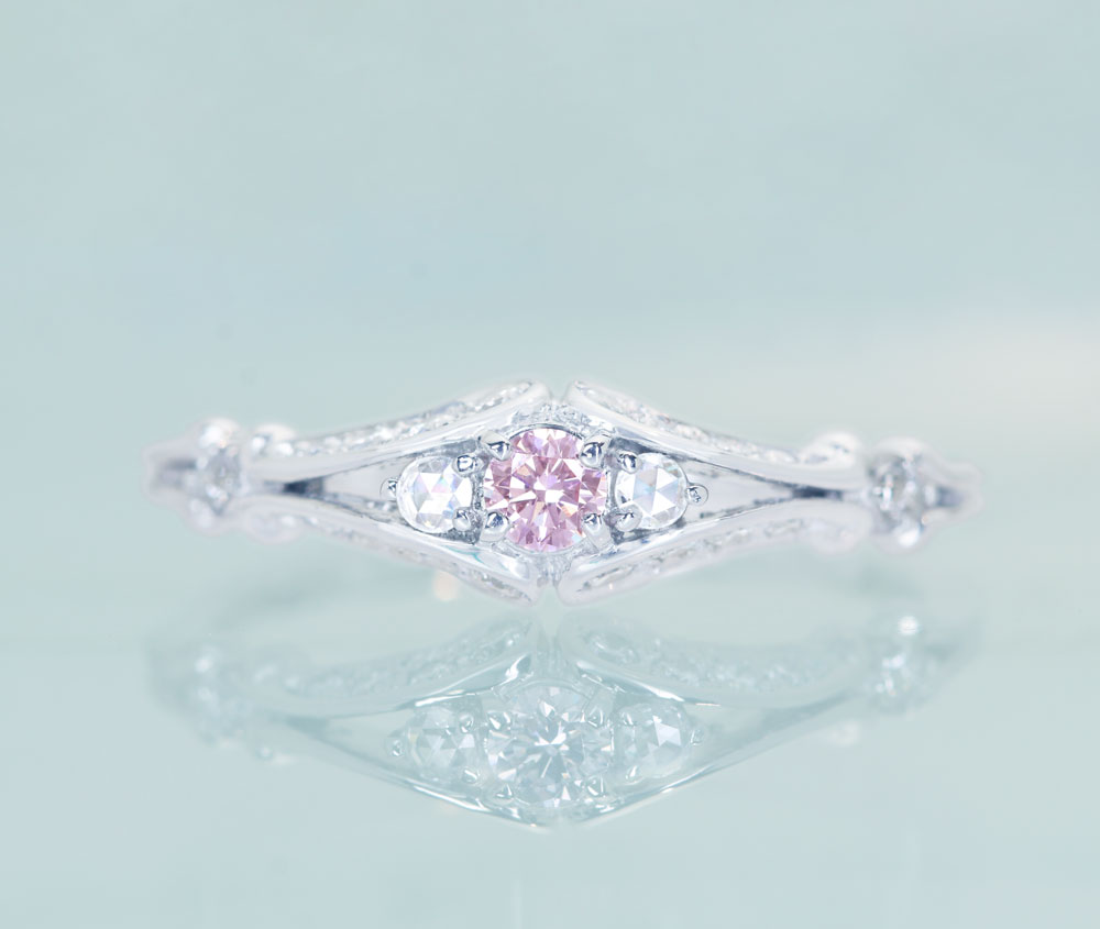 【HANDMADE】PT950　天然ピンクダイヤモンド　0.082ct　FANCY LIGHT PURPLISH PINK VVS2　ダイヤモンド　0.185ct　リング　ローズカット  ［AGT］