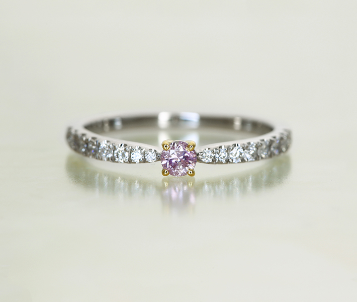 【HANDMADE】ピンクダイヤモンド リング 0.115ct FANCY PURPLE PINK I-2/ダイヤモンド 0.153ct PT950/K18※中央宝石研究所ソーティングシート付