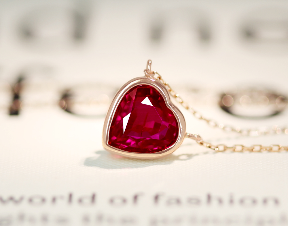 《特別価格》【HANDMADE】K18PG　非加熱ピジョンブラッドルビー　1.29ct　ネックレス　ハートシェイプ[AIGS]