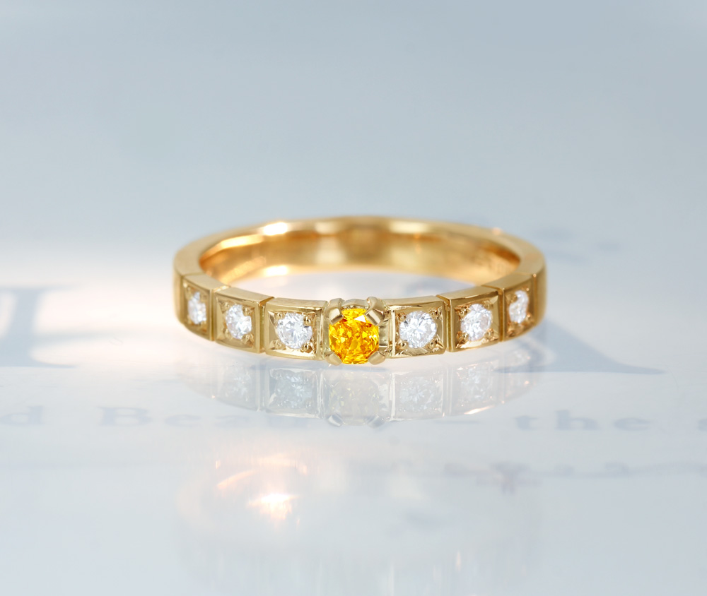 【HANDMADE】K18PG　オレンジダイヤモンド　0.095ct　FANCY VIVID ORANGE YELLOW　VS-2　ダイヤモンド　0.172ct　リング[CGL]