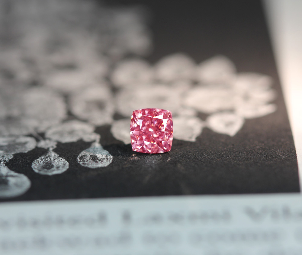 《PINK TENDER!ピンクテンダー》天然ピンクダイヤモンド　0.315ct　FANCY PINK　VS-1　ルース[CGL]