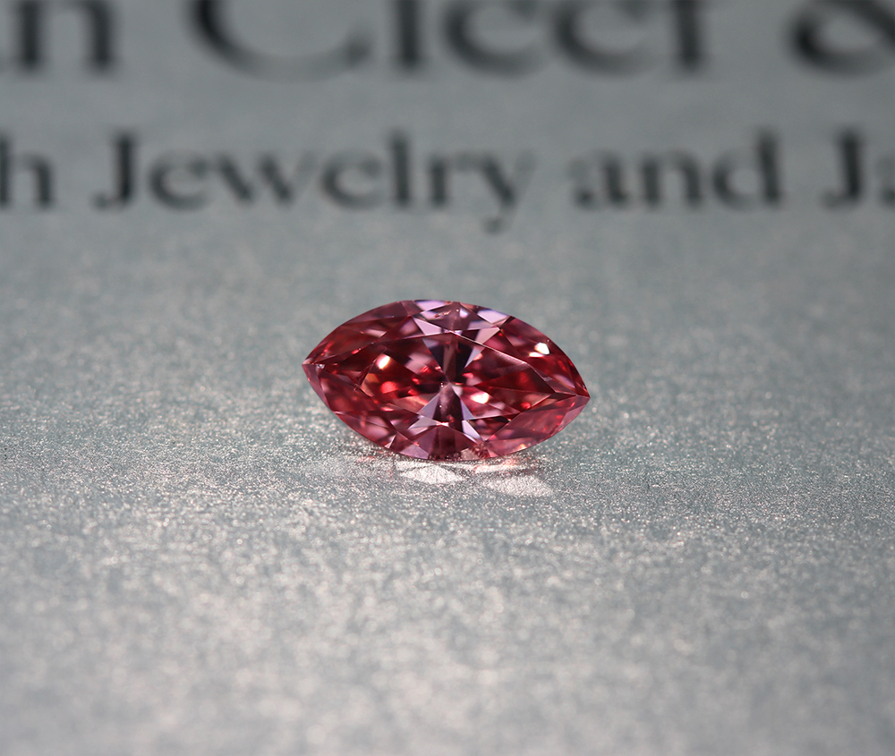 《PINK TENDER!ピンクテンダー》天然ピンクダイヤモンド　0.388ct　FANCY VIVID PINK　SI-2　ルース　[中央宝石研究所]