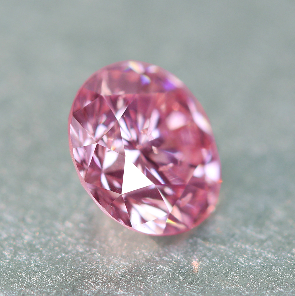 天然ピンクダイヤモンド 0.072ct FANCY INTENSE PINK I-1 ルース [中央