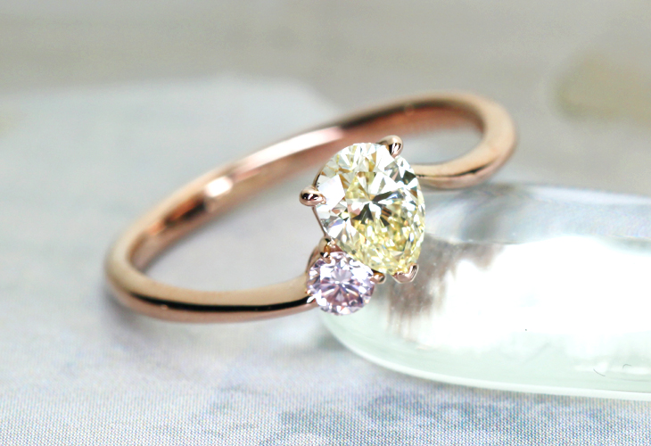 【HANDMADE】K18PG カラーダイヤモンド リング 0.536ct UNDER S(LIGHT YELLOW)VVS2　0.100ctFANCY LIGHT PINK VS1 イエローダイヤ&ピンクダイヤ ※AGT・中央宝石研究所 ソ付