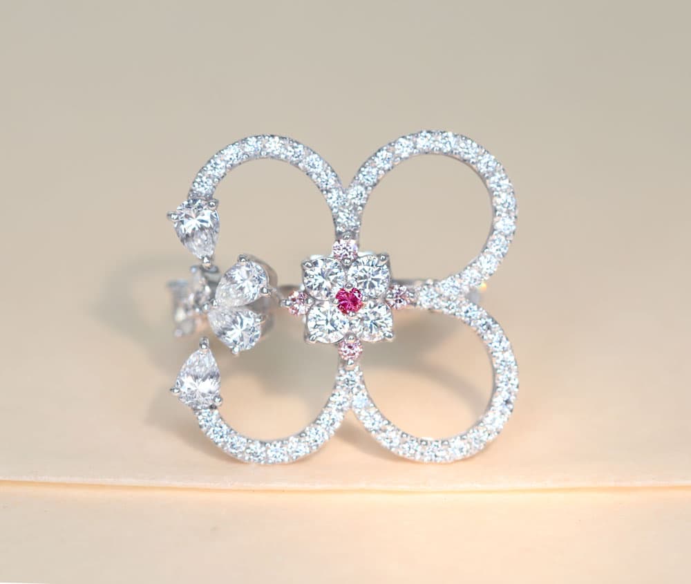 【HANDMADE】PT950　ピンクダイヤモンド　0.026ct　FANCY VIVID PURPLISH PINK　天然ピンクダイヤモンド　0.07ct　カラーレスダイヤモンド　1.878ct　　リング　[AGT]