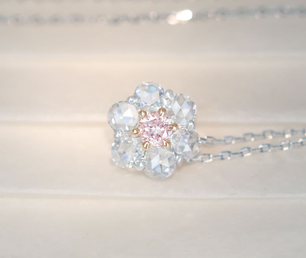 【HANDMADE】PT950/K18PG　天然ピンクダイヤモンド　0.143ct　VERY LIGHT PINK　VS2　ローズカットダイヤモンド　0.386ct　ペンダントトップ　フラワーモチーフ[CGL]