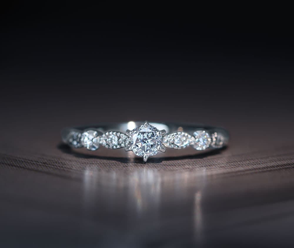 【HANDMADE】PT950 ダイヤモンド G VVS-2 0.226ct ダイヤモンド 0.084ct リング[中央宝石研究所]