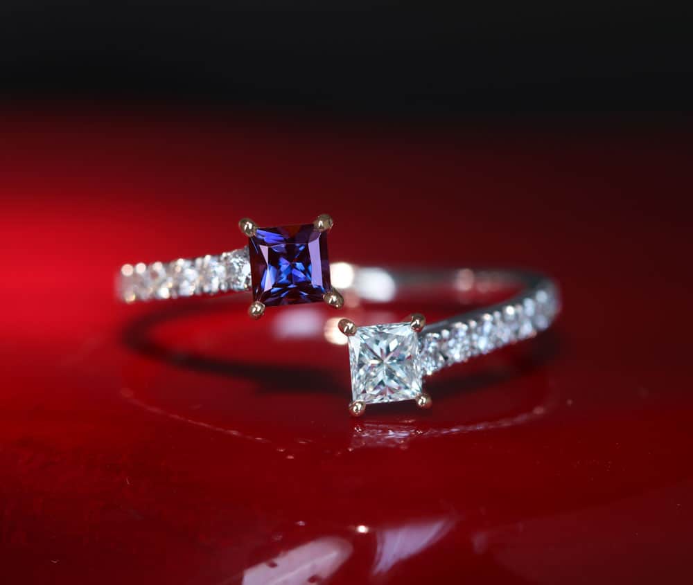 【HANDMADE】PT950/K18PG ブラジル産アレキサンドライト 0.229ct ダイヤモンド 0.186ct D VS2 ダイヤモンド total0.16ctリング[中央宝石研究所]