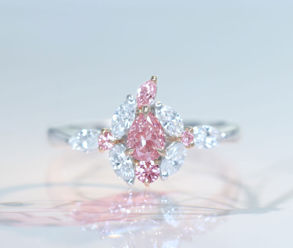 《１００年引き継がれるジュエリーを-　ハンドメイドジュエリー展》【HANDMADE】Pt950/K18PG ピンクダイヤモンド FANCY ORANGY PINK 0.284ct FANCY INTENSE PURPLISH PINK 0.016ct FANCY PINK 0.033ct　FANCY PURPLISH PINK 0.012ct 0.053ct ダイヤモンド 0.408ct リング[中央宝石研究所/DGL]